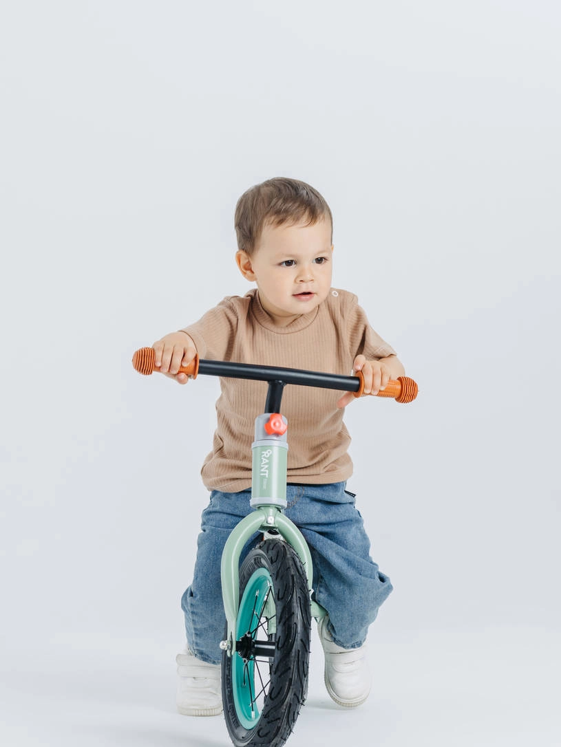 Беговел Rant Basic Faster Green