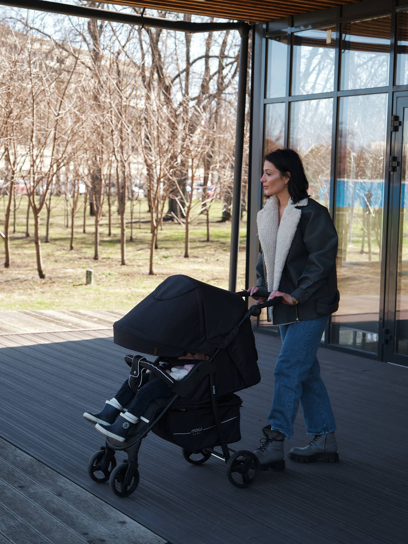 Коляска прогулочная Mowbaby Cross Gold Black