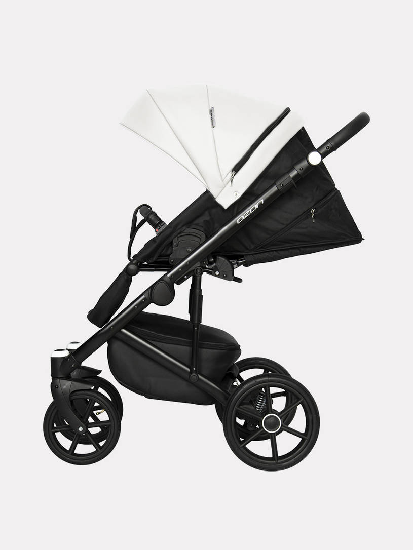 Коляска 2 в 1 Riko Basic Ozon 07 белый